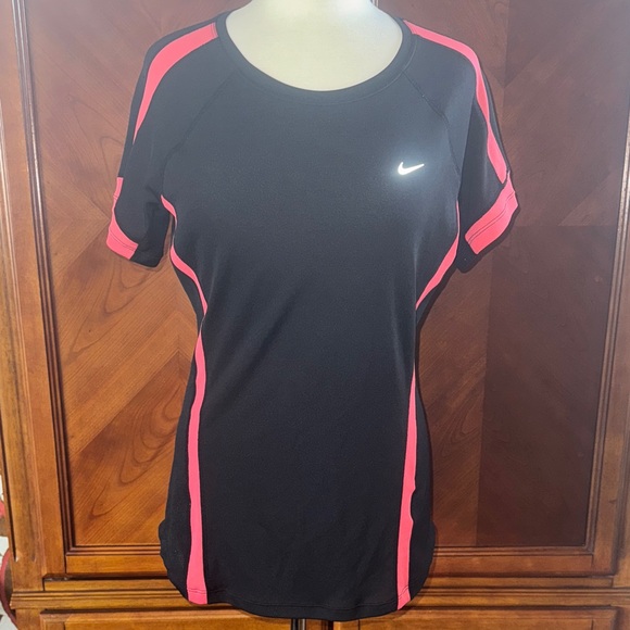 Nike Tops - Nike Women's Black Top with Pink Accents